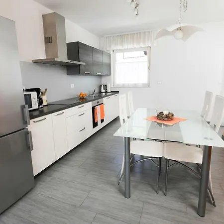 Emerald Soca Appartement *